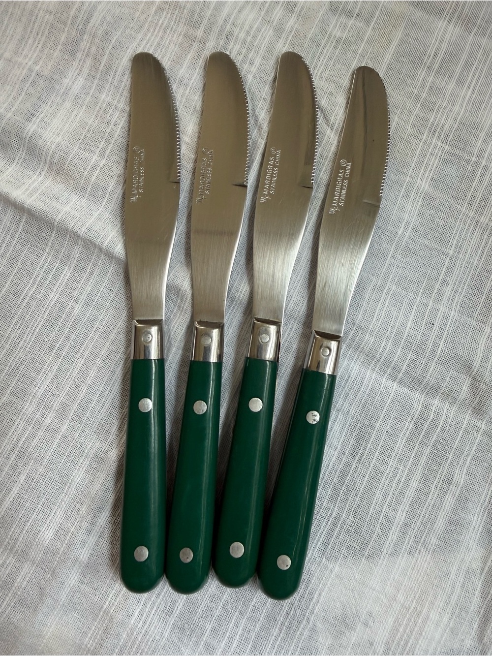 Washington Forge Mardi Gras Stainless Steel Table Knives Green Handles Set of 4